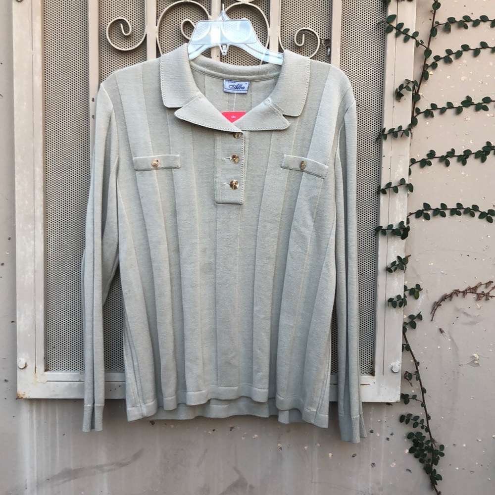 Nice knit tan sweater with beautiful buttons